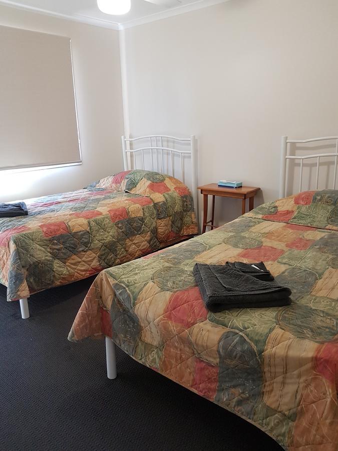 D'Aguilar Hotel Motel Bagian luar foto